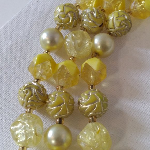 Eye catching, Vintage Triple Strand,Yellow & Gold Beaded Western Germany Stamped - Picture 6 of 8